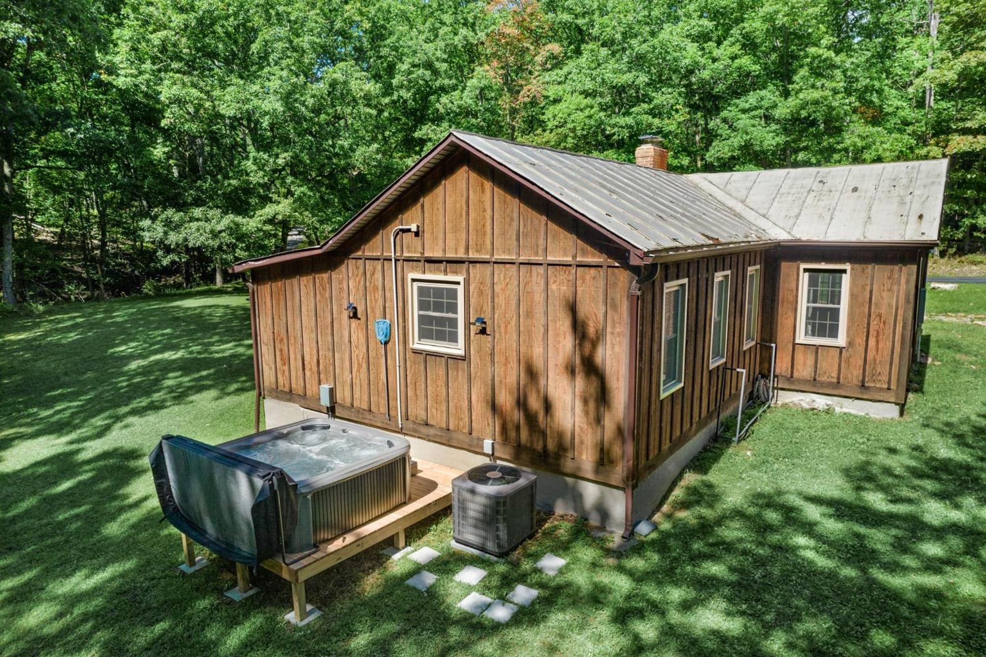River Access W Hot Tub, Grill, Wifi, & Fire Pit! Lost City Eksteriør billede